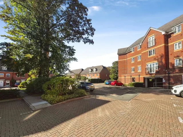 Eaton Avenue, Slough, SL1, photo 1