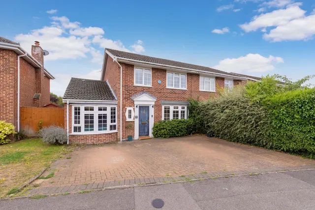 Cranbrook Drive, Maidenhead, Berkshire, photo 1