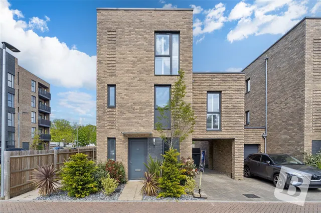 Peregrine Drive, Great Warley, CM13, photo 1