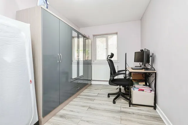 Shard End Crescent, Birmingham, B34, photo 3