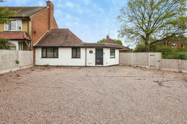 Shard End Crescent, Birmingham, B34, photo 1