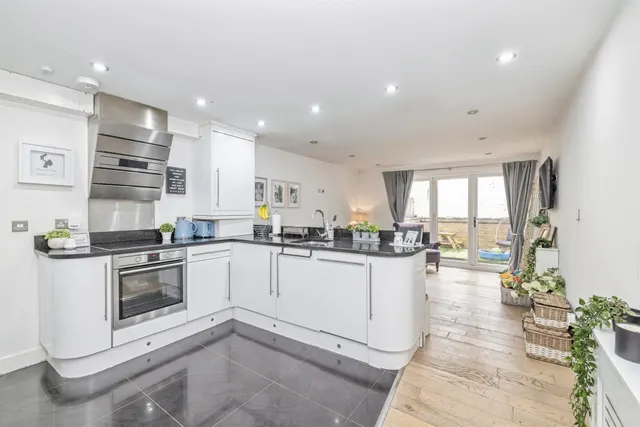 Smith Street, Watford, WD18, photo 3