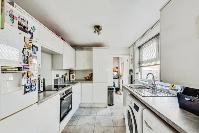 Edinburgh Street, Swindon, SN2, photo 2
