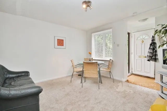 Waverley Court, Woking, GU22, photo 3