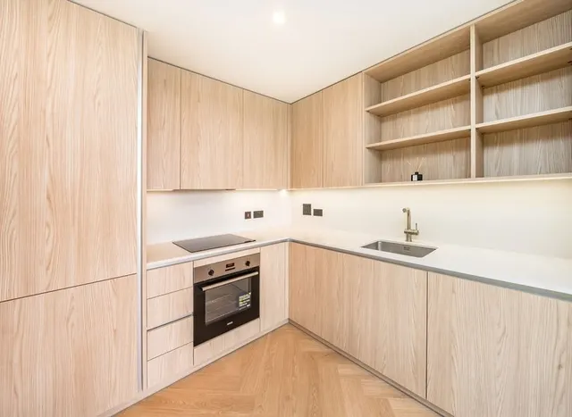 Photo 3 — Beeline Way, New Malden, KT3