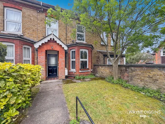 Meesons Lane, Grays, RM17, photo 1