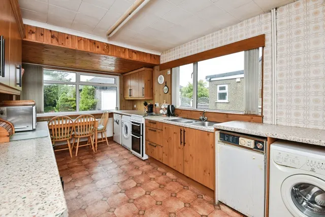 Warwick Avenue, Morecambe, LA4, photo 3