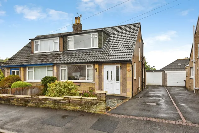 Warwick Avenue, Morecambe, LA4, photo 1