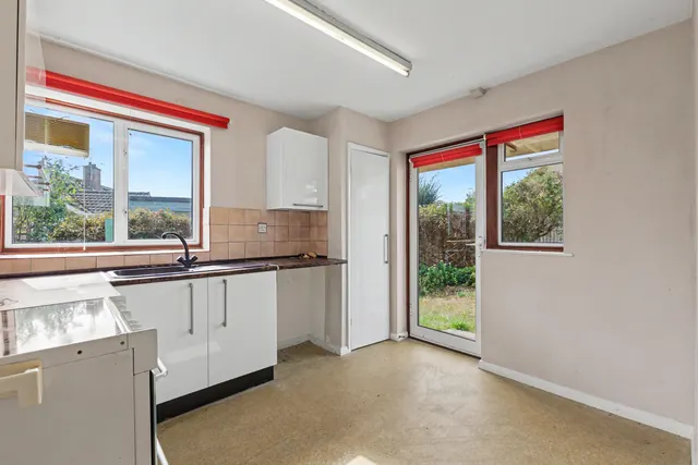 Photo 2 — Merrybrook, Evesham, WR11