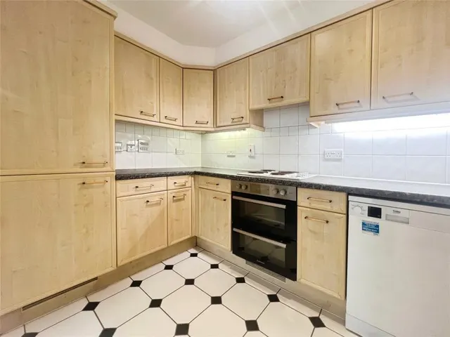 Montague Close, Wokingham, RG40, photo 3