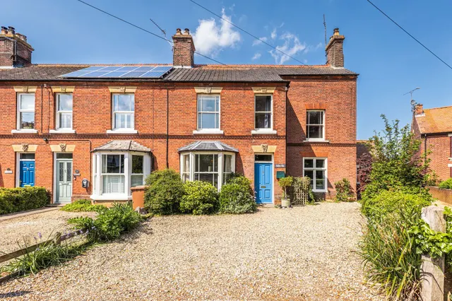 End-Terrace Victorian Property in Holt, photo 1