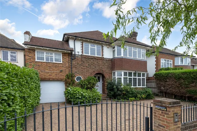 Berwyn Road, Richmond, TW10, photo 1