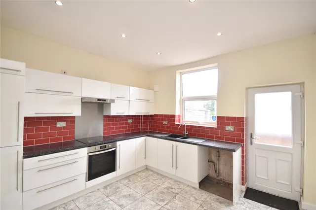 Manchester Road, Castleton, OL11, photo 1