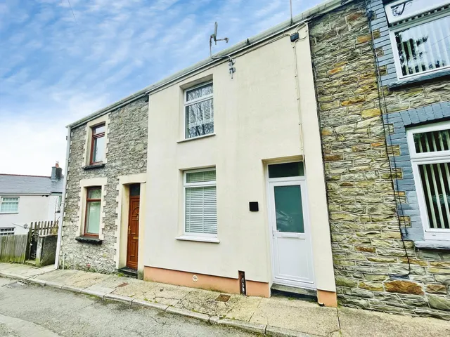 Rhiw Parc Road, Abertillery, NP13, photo 1