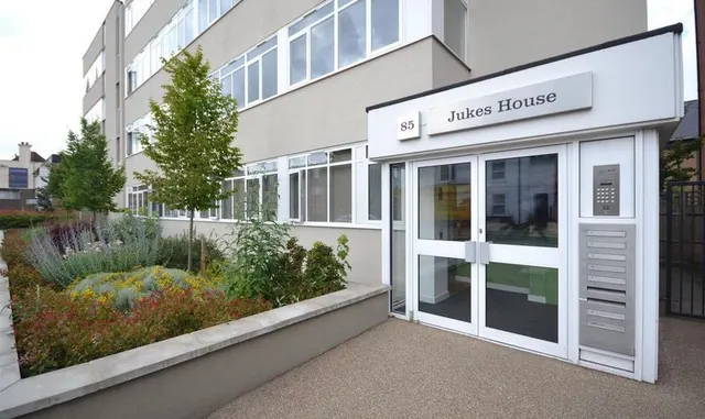 East Street, Jukes House, KT17, photo 1