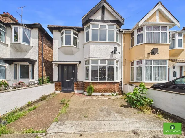 Kingsmead Avenue, Romford, RM1, photo 1