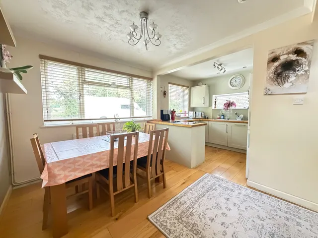 Park Drive, Cranleigh, GU6, photo 3