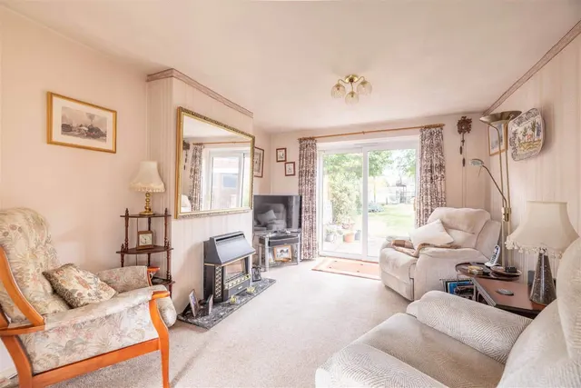 Ashbrook Road, Old Windsor, SL4, photo 2