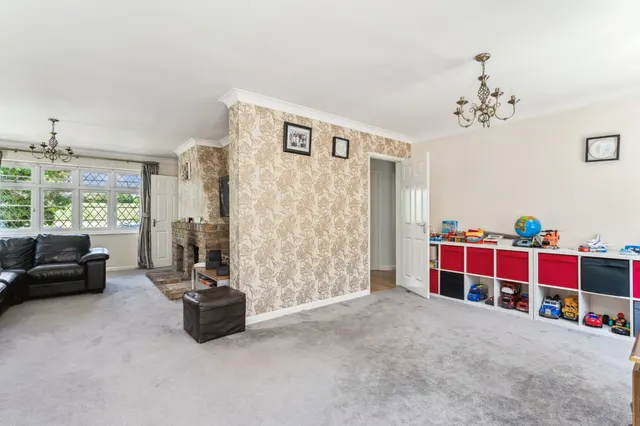 Old Watford Road, Bricket Wood, AL2, photo 2