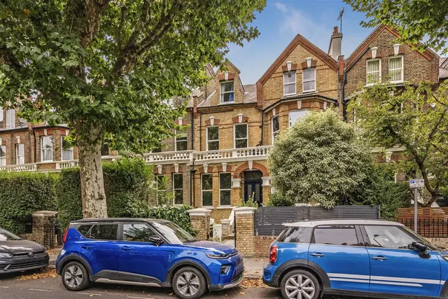 Photo 3 — Brondesbury Road, Queens Park, Brent