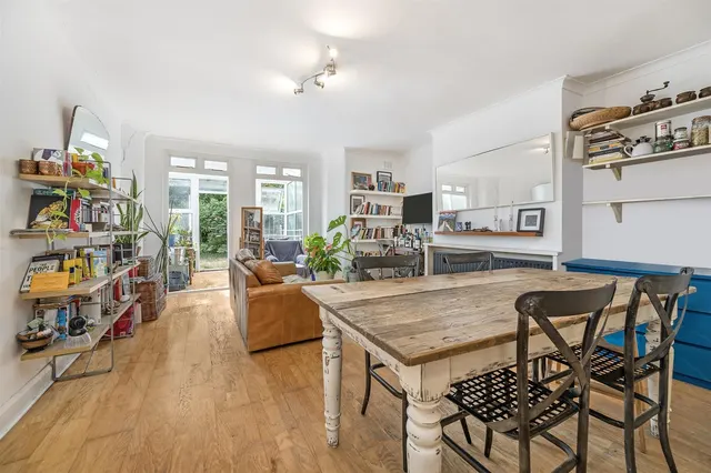 Photo 2 — Brondesbury Road, Queens Park, Brent