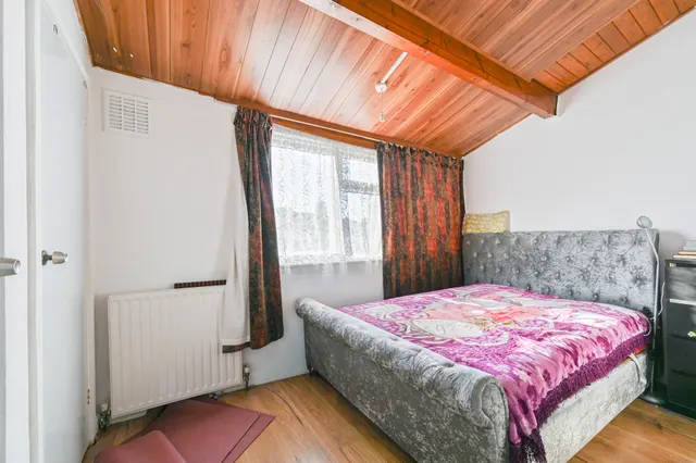 5 Mount Ephraim Lane, London, photo 1
