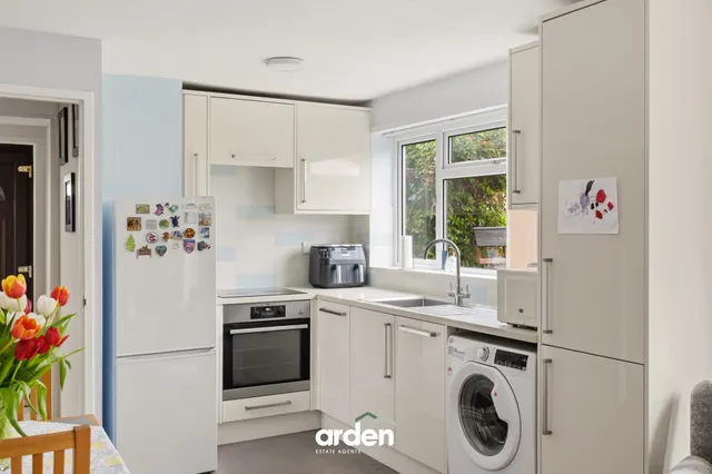 Halifax Drive, Worcester, WR2, photo 3