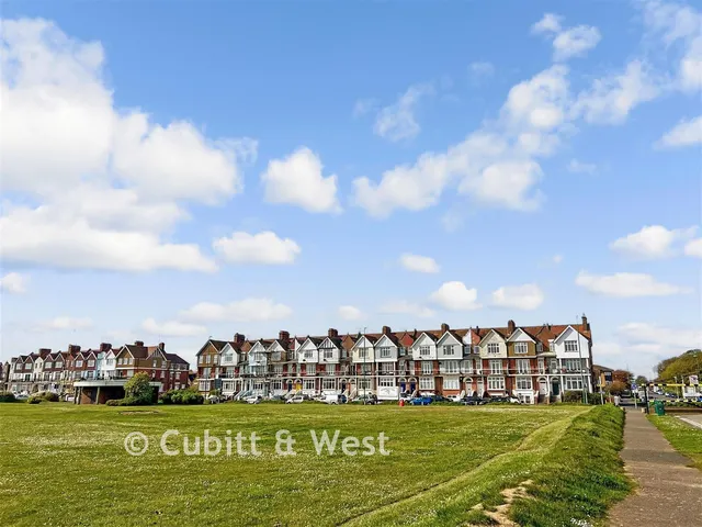 South Terrace, Littlehampton, BN17, photo 1