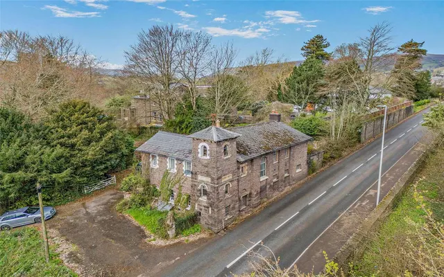 Monmouth Road, Abergavenny, Monmouthshire, NP7 9SW, photo 1