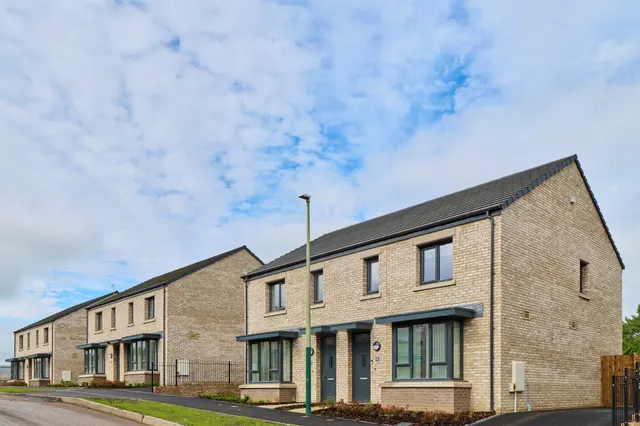 Oakdale Place, Blackwood, NP12, photo 1