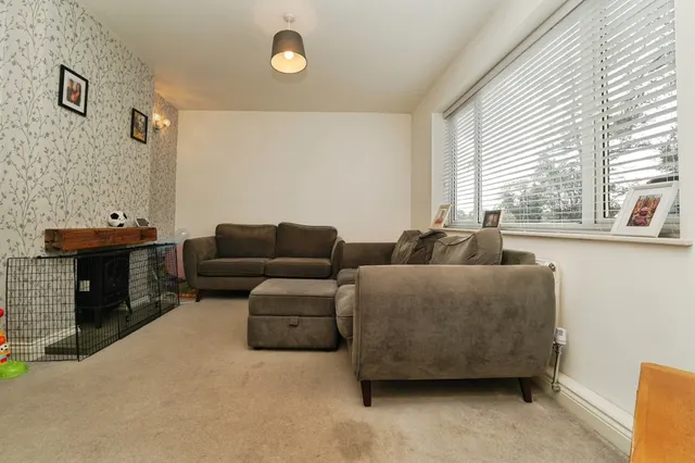 Michael Crescent, Malvern, WR14, photo 3