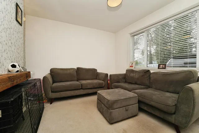 Michael Crescent, Malvern, WR14, photo 2