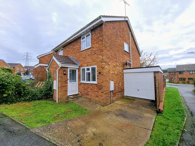 Newlands, Ashford, Kent, TN23 5LA, photo 1