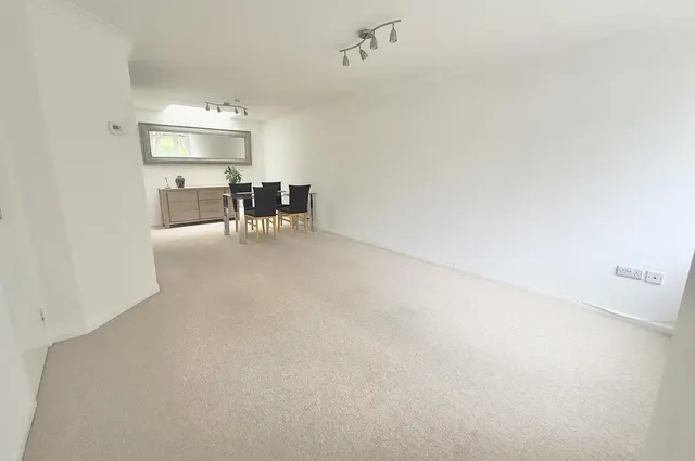 West Cliff Mews, BH2, photo 2