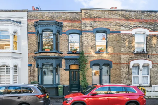 Elm Park, London, SW2, photo 1