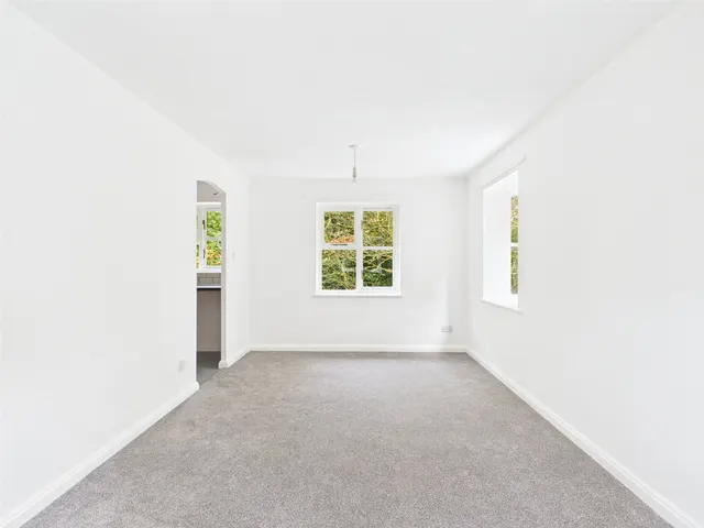 Monroe Close, Salford, M6, photo 2