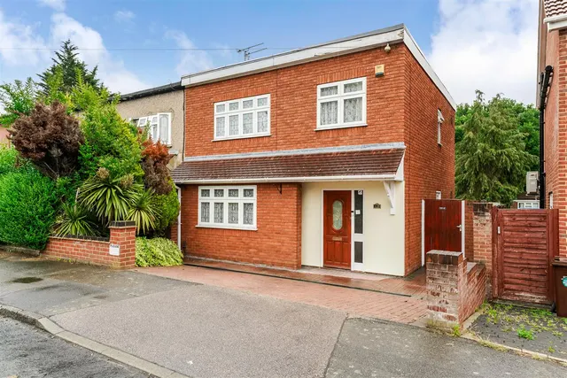Larkshall Road, Chingford, E4 6NH, photo 1