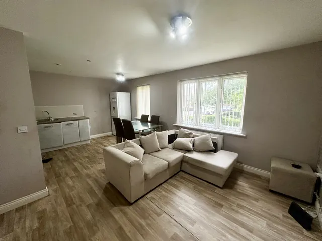 Ash Court, LEEDS, photo 1