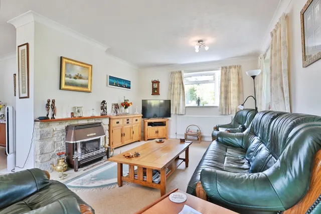 Pine Manor Road, Ashley Heath, BH24, photo 2