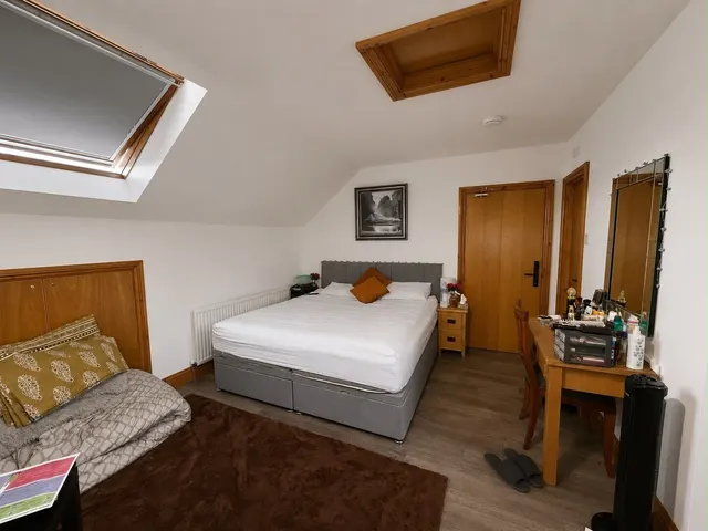 Photo 2 — Krypton close, Shenley Lodge