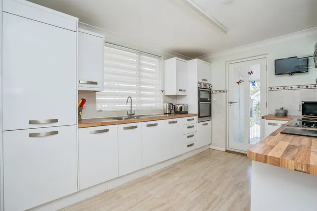 Elmwood Avenue, Waterlooville, PO7, photo 3