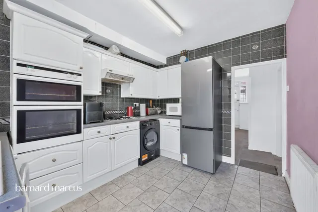 Kingston Road, Epsom, KT19, photo 3