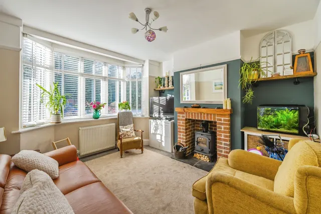 Photo 3 — Hall Drive, Doveridge, Ashbourne