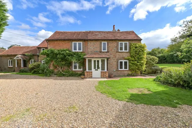 Broomstick Lane, Buckland Common, HP23, photo 1