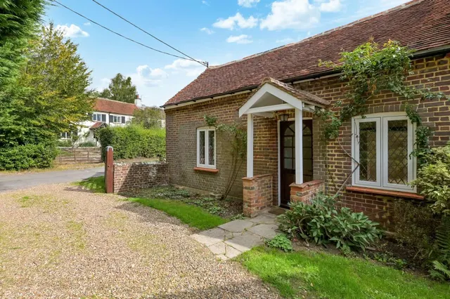 Broomstick Lane, Buckland Common, HP23, photo 2