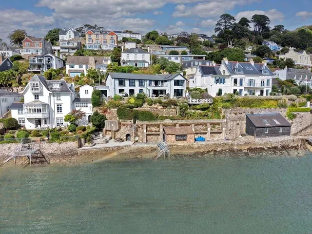 Beacon Road, Kingswear, Dartmouth, Devon, TQ6 0BS, photo 1