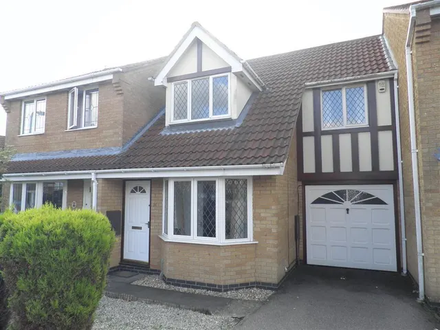 Aldwell Close, Wootton Fields, NN4, photo 1