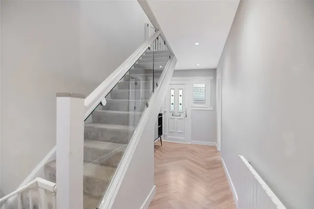 Kearn Place, Blairdardie, G15, photo 2