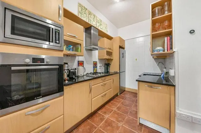 Fitzjohns Avenue, London, NW3, photo 3
