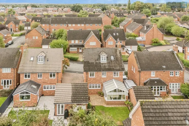 Haydn Jones Drive, Nantwich, CW5, photo 3